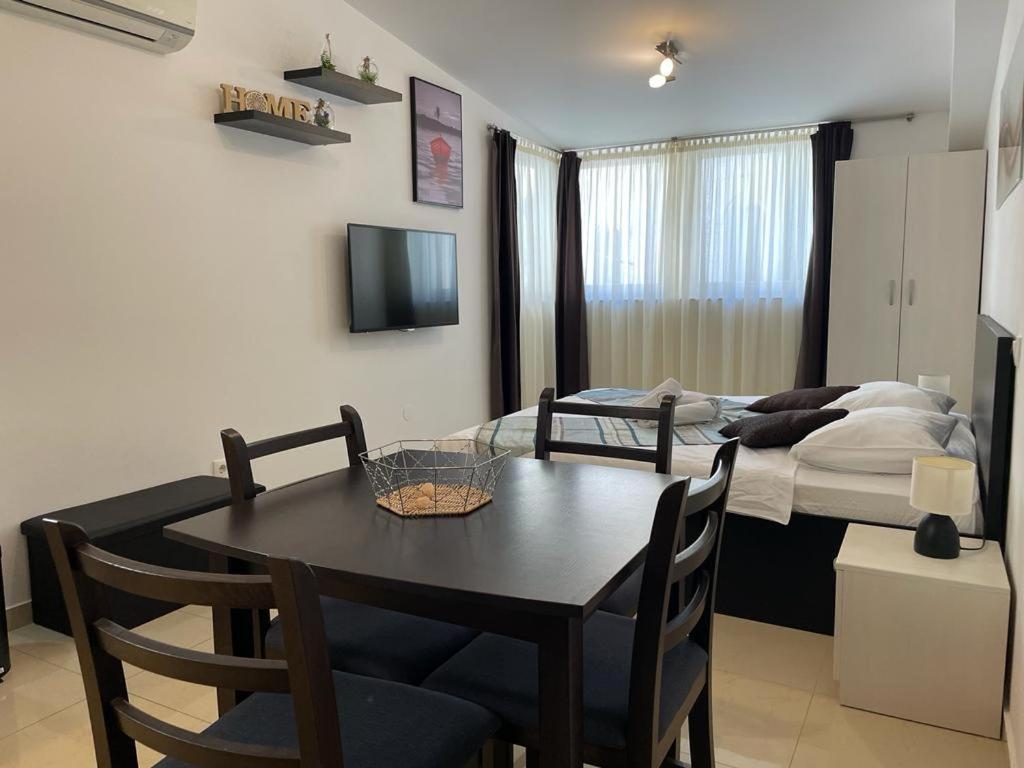 Piazza Square City Top Centre Apartments สปลิท ภายนอก รูปภาพ