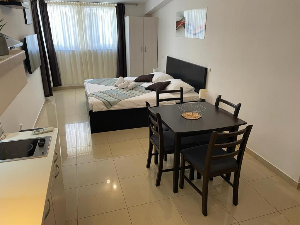 Piazza Square City Top Centre Apartments สปลิท ภายนอก รูปภาพ