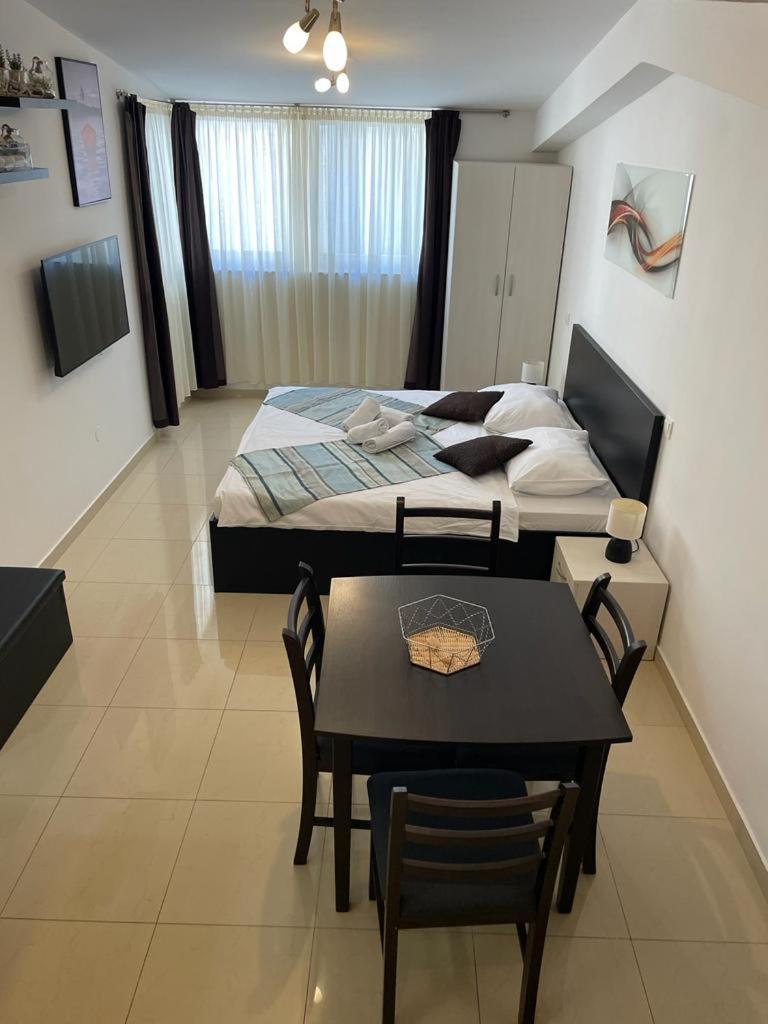 Piazza Square City Top Centre Apartments สปลิท ภายนอก รูปภาพ