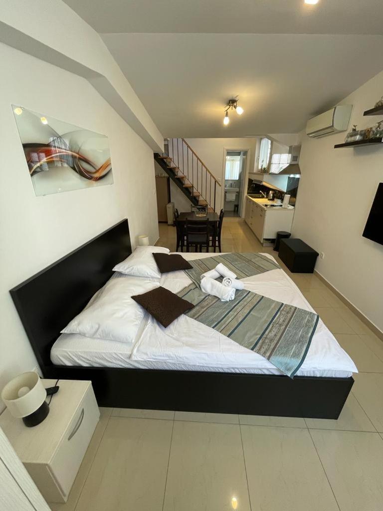 Piazza Square City Top Centre Apartments สปลิท ภายนอก รูปภาพ